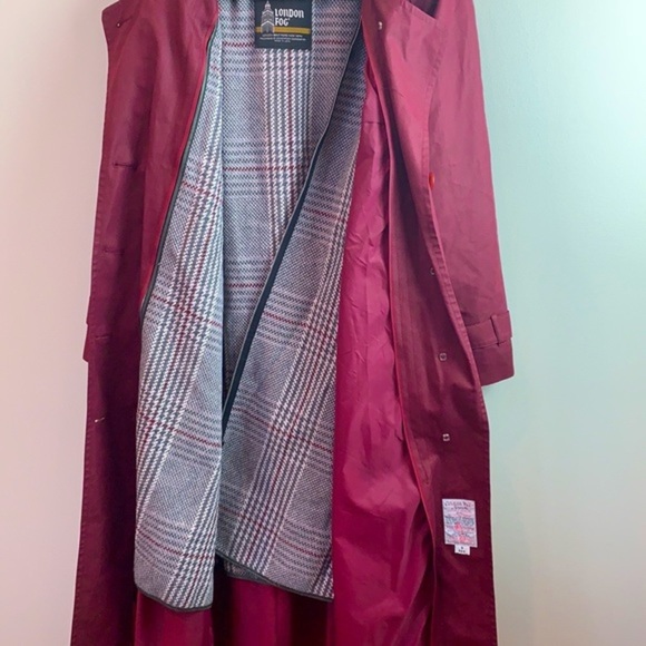 Vintage London Fog Trench Coat With Zip Out Lining - Picture 5 of 9